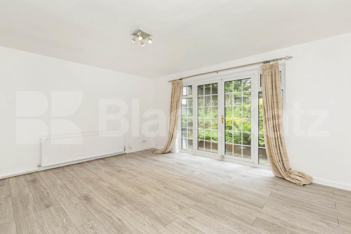 2 bedroom 2 bathroom maisonette with garden located close to Highgate station  Stanhope Road, Highgate